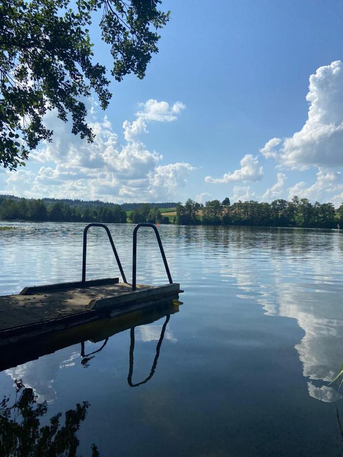 Tittmoning Seepension Ostertach - Am Leitgeringer See מראה חיצוני תמונה